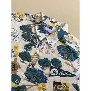 Oakland  A'S Vintage Reyn Spooner Button Down Hawaiian Shirt Men's XL Baseball